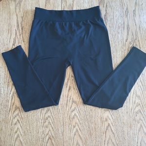 🔴Final price - C’est moi fleece lined leggings